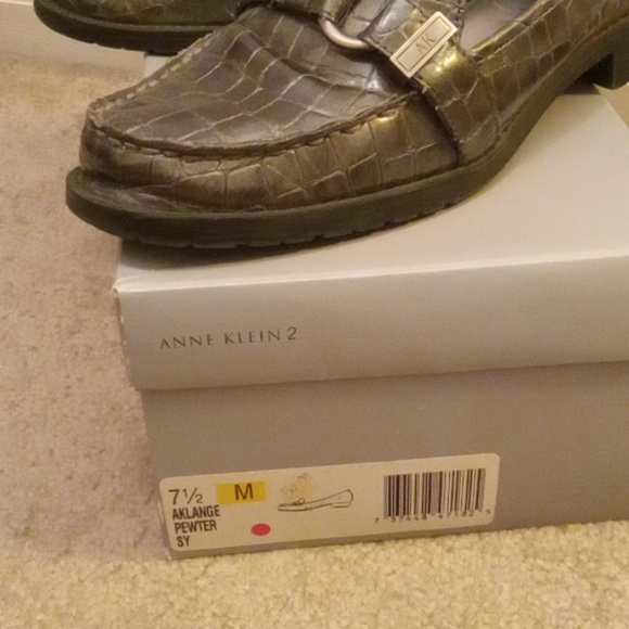 Anne Klein 2 iflex Aklange Pewter Short Heeled Loafer Style w box - Picture 6 of 12